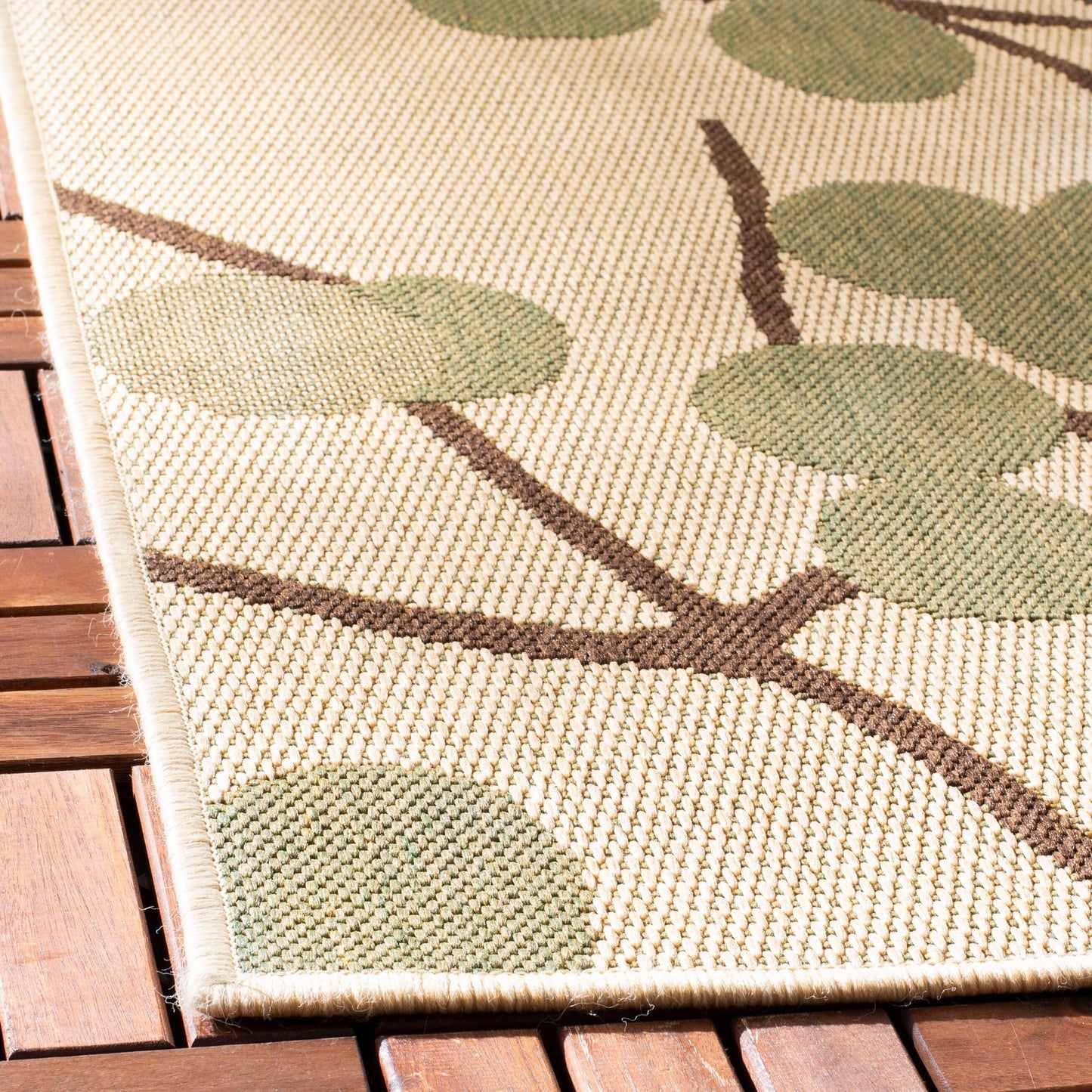 Tapis de jardin imperméable pour intérieur/extérieur SAFAVIEH Courtyard Delois