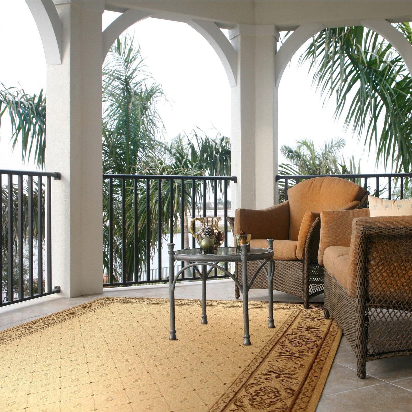 Tapis de jardin imperméable pour intérieur/extérieur SAFAVIEH Courtyard Hendrina