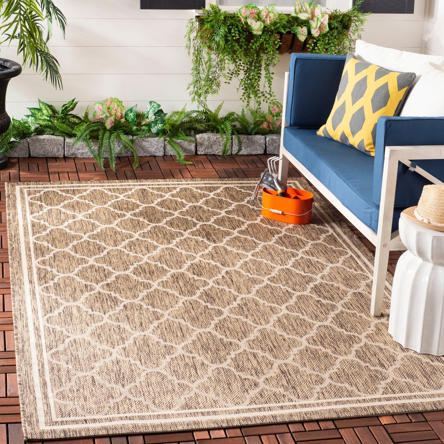 Tapis de jardin imperméable d'intérieur/extérieur SAFAVIEH Courtyard Kristelle