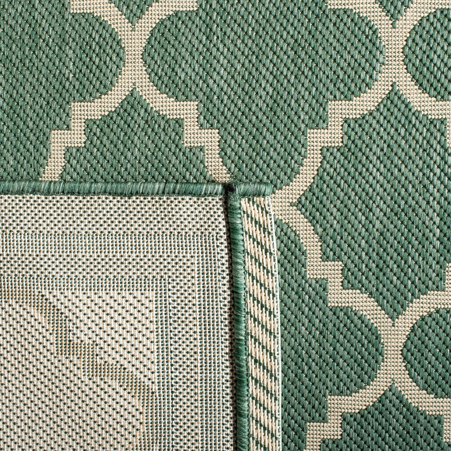 Tapis de jardin imperméable d'intérieur/extérieur SAFAVIEH Courtyard Kristelle
