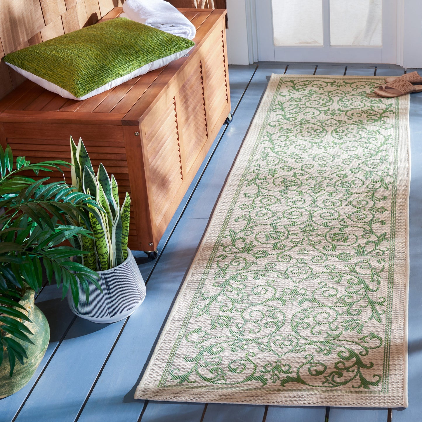 Tapis de jardin imperméable d'intérieur/extérieur SAFAVIEH Courtyard Miljeta