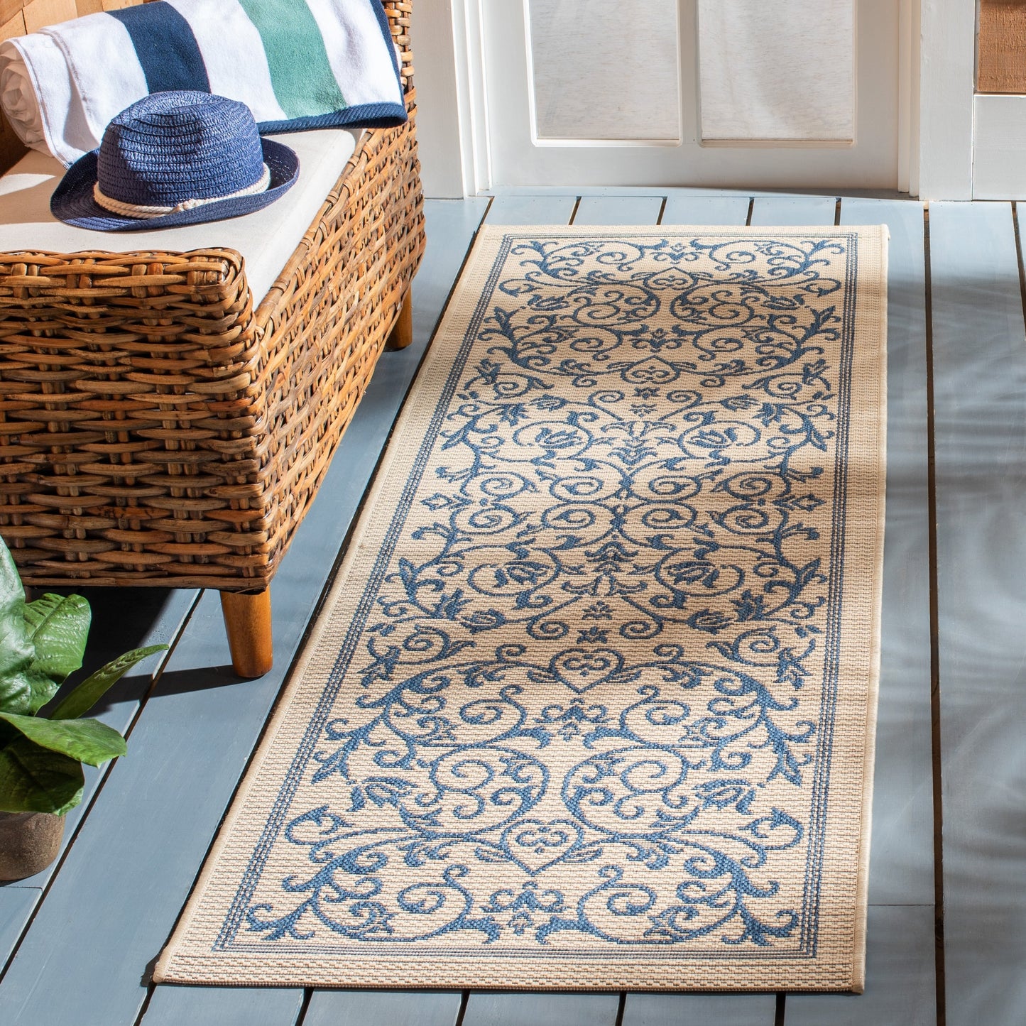 Tapis de jardin imperméable d'intérieur/extérieur SAFAVIEH Courtyard Miljeta