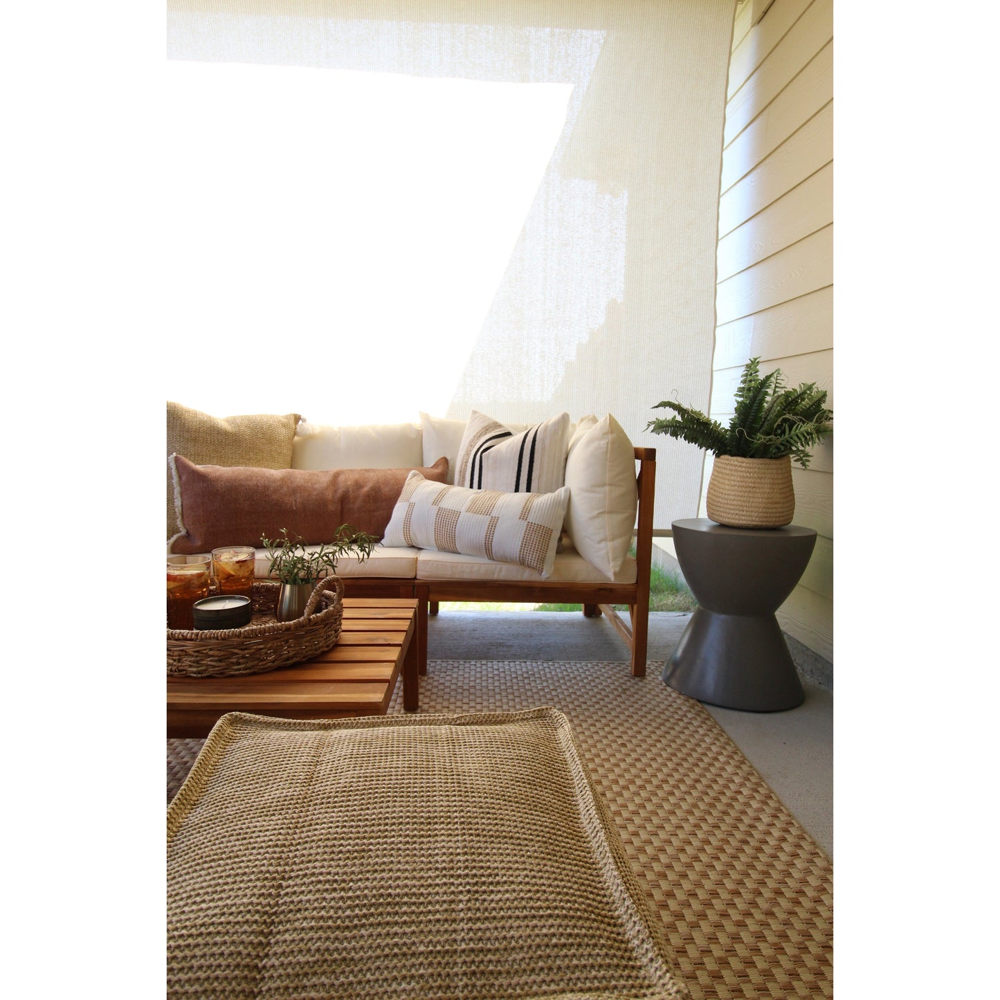 Tapis de jardin imperméable pour intérieur/extérieur SAFAVIEH Courtyard Ragini