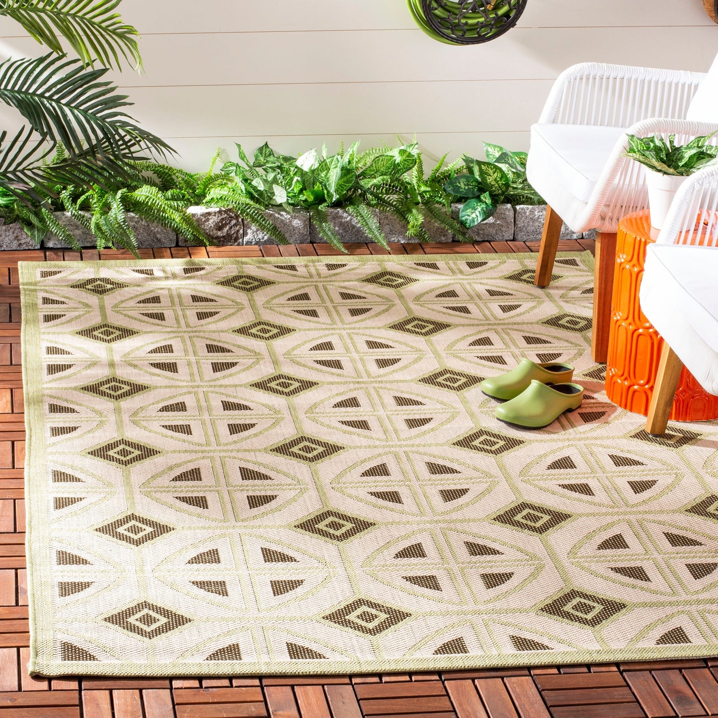 Tapis de jardin imperméable pour intérieur/extérieur SAFAVIEH Courtyard Saundra