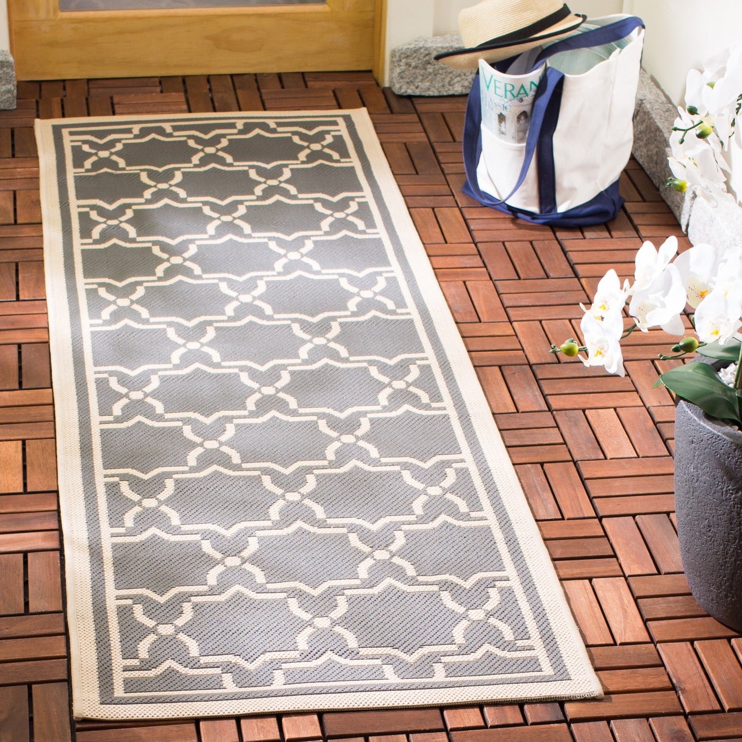 Tapis de jardin imperméable d'intérieur/extérieur SAFAVIEH Courtyard Thomasina