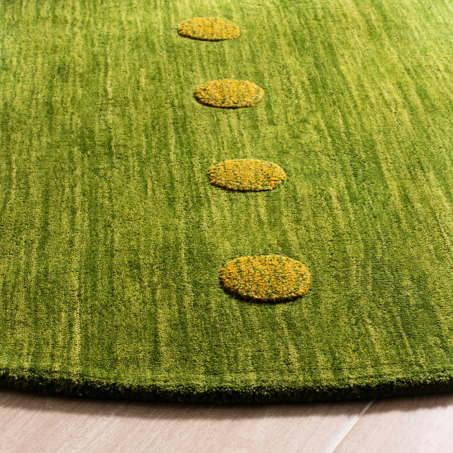 Tapis moderne en laine fait main SAFAVIEH Himalaya Poppy Glossary