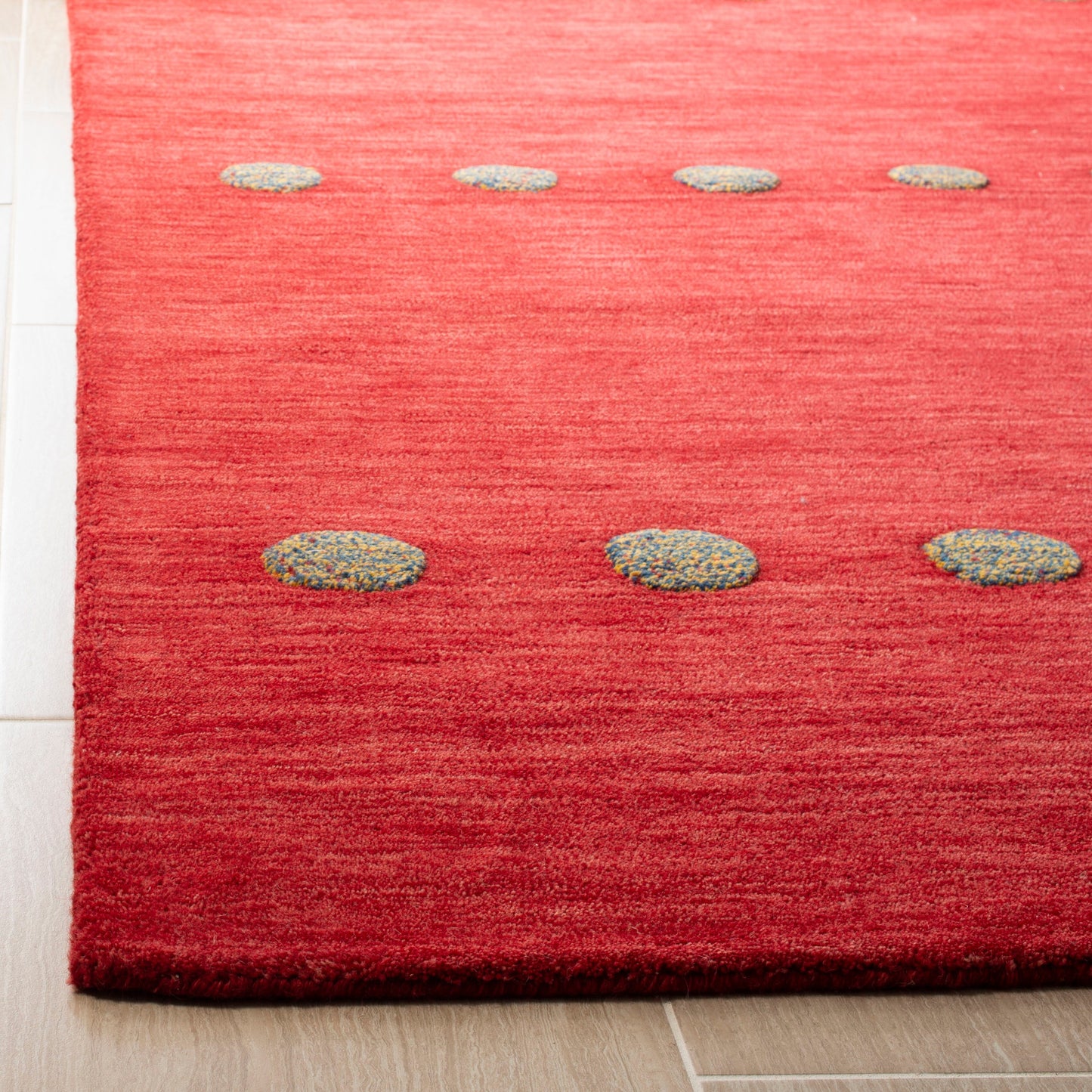 Tapis moderne en laine fait main SAFAVIEH Himalaya Poppy Glossary