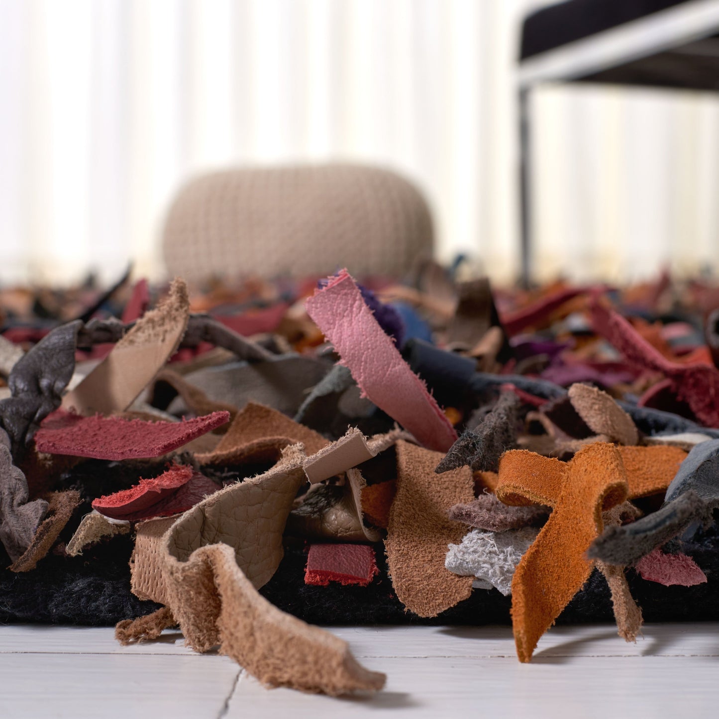 Tapis décoratif moderne en cuir fait main SAFAVIEH Shag Doinita