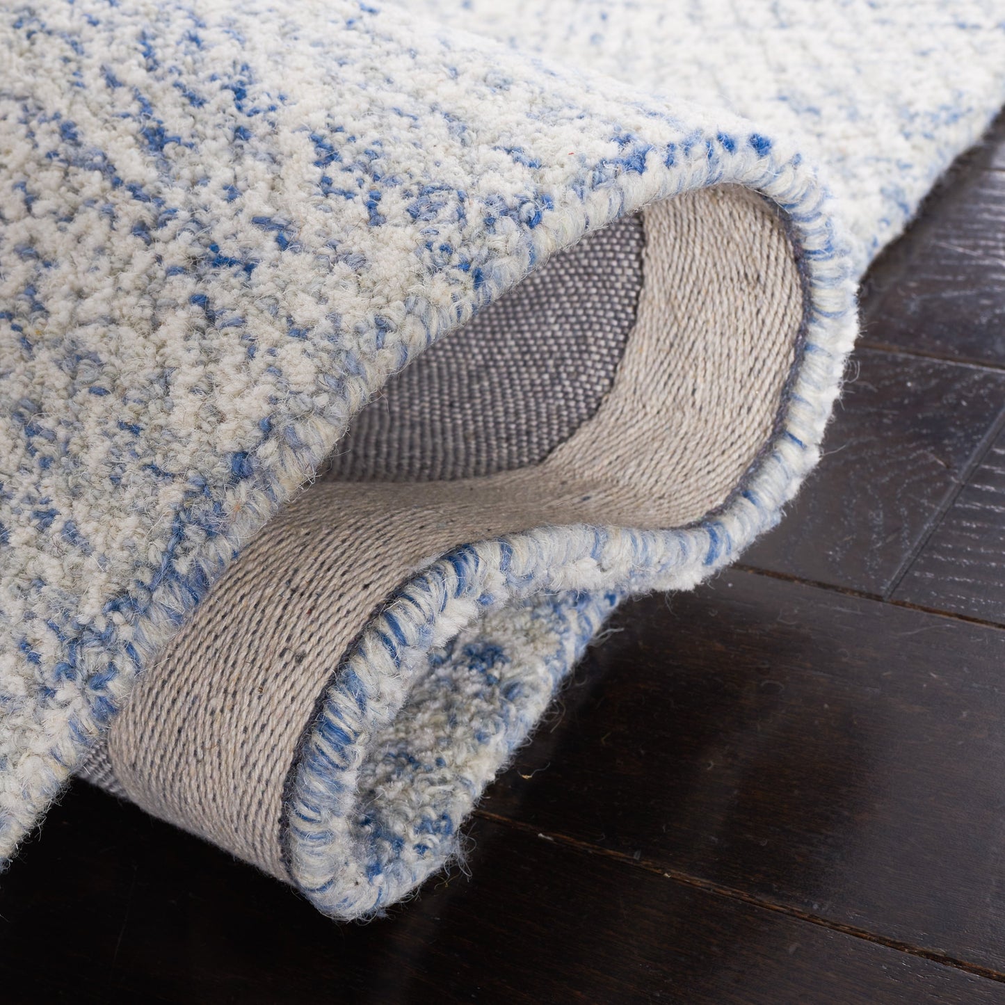 Tapis en laine fait main SAFAVIEH Metro Rozsika de style campagnard français