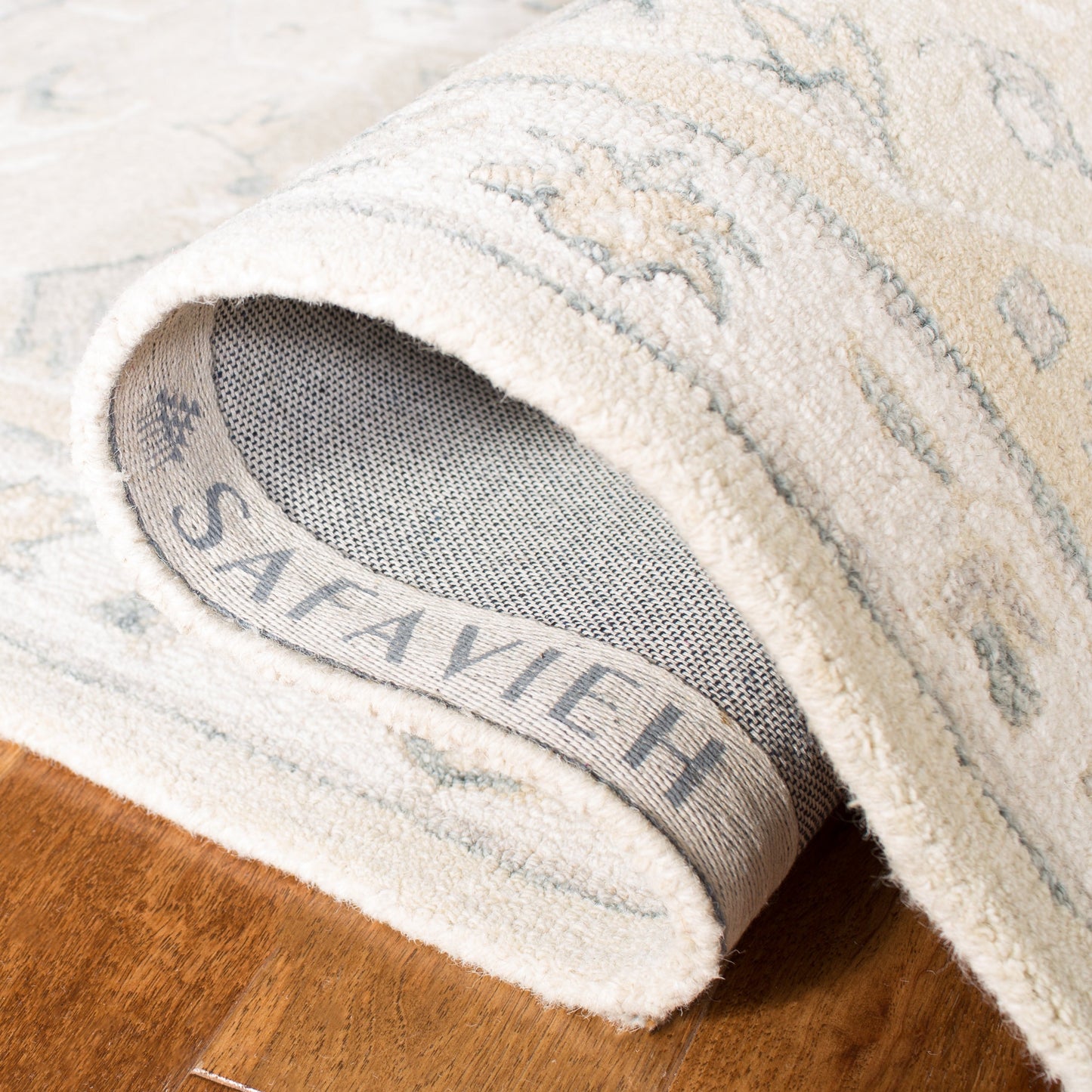 Tapis en laine Selveta micro-bouclé fait main SAFAVIEH