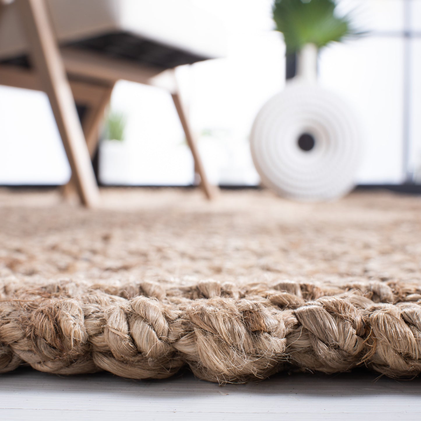 Tapis en jute Dorkas fait main en fibres naturelles SAFAVIEH