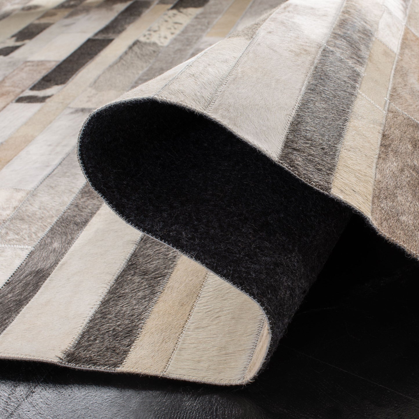 Tapis en cuir moderne Tennille fait main SAFAVIEH