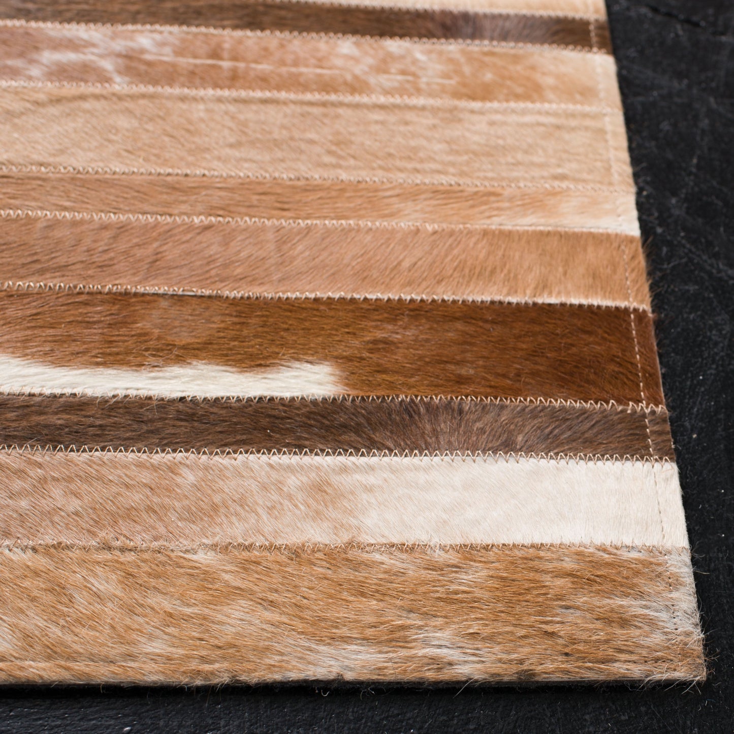 Tapis en cuir moderne Tennille fait main SAFAVIEH