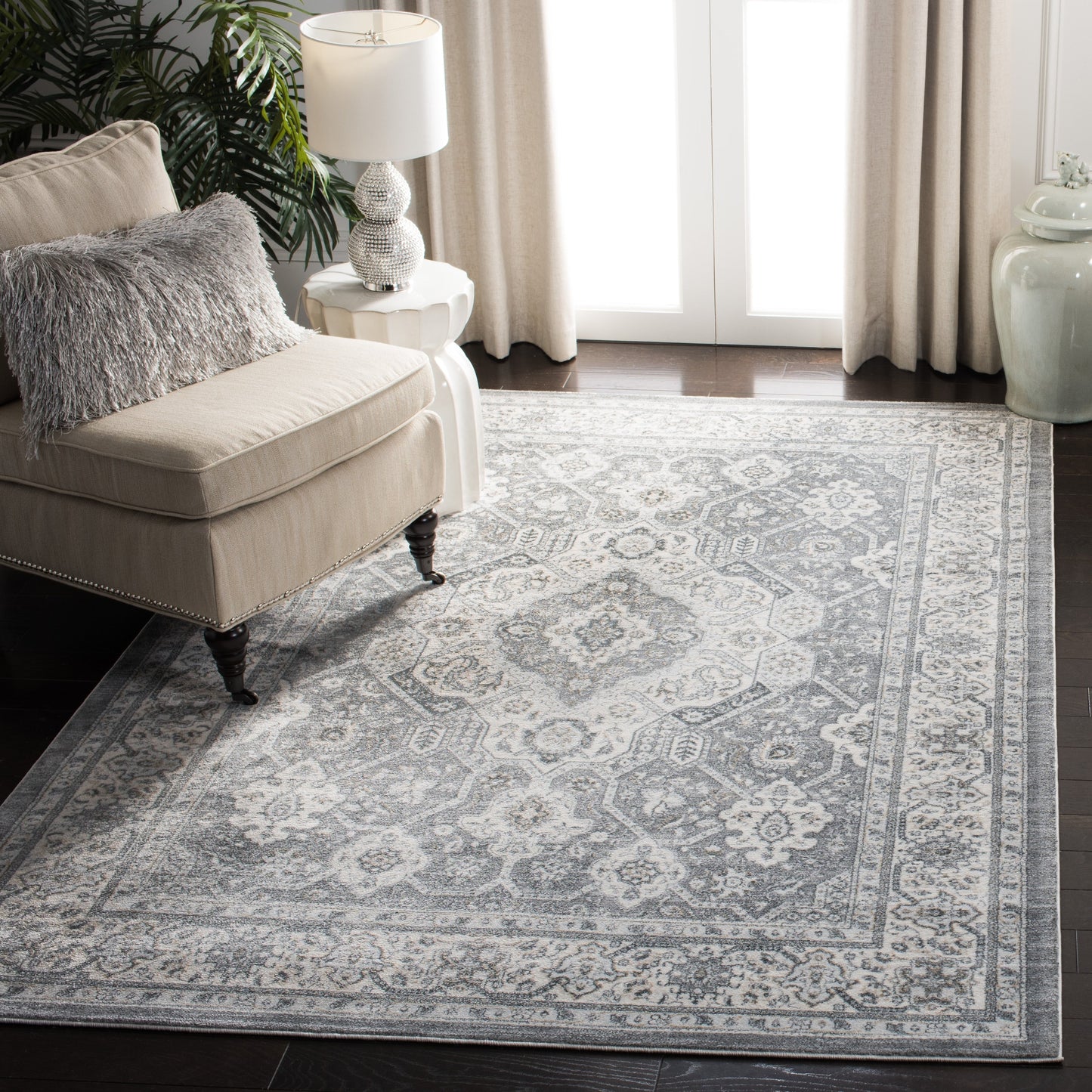 Tapis oriental traditionnel SAFAVIEH Isabella Roxann