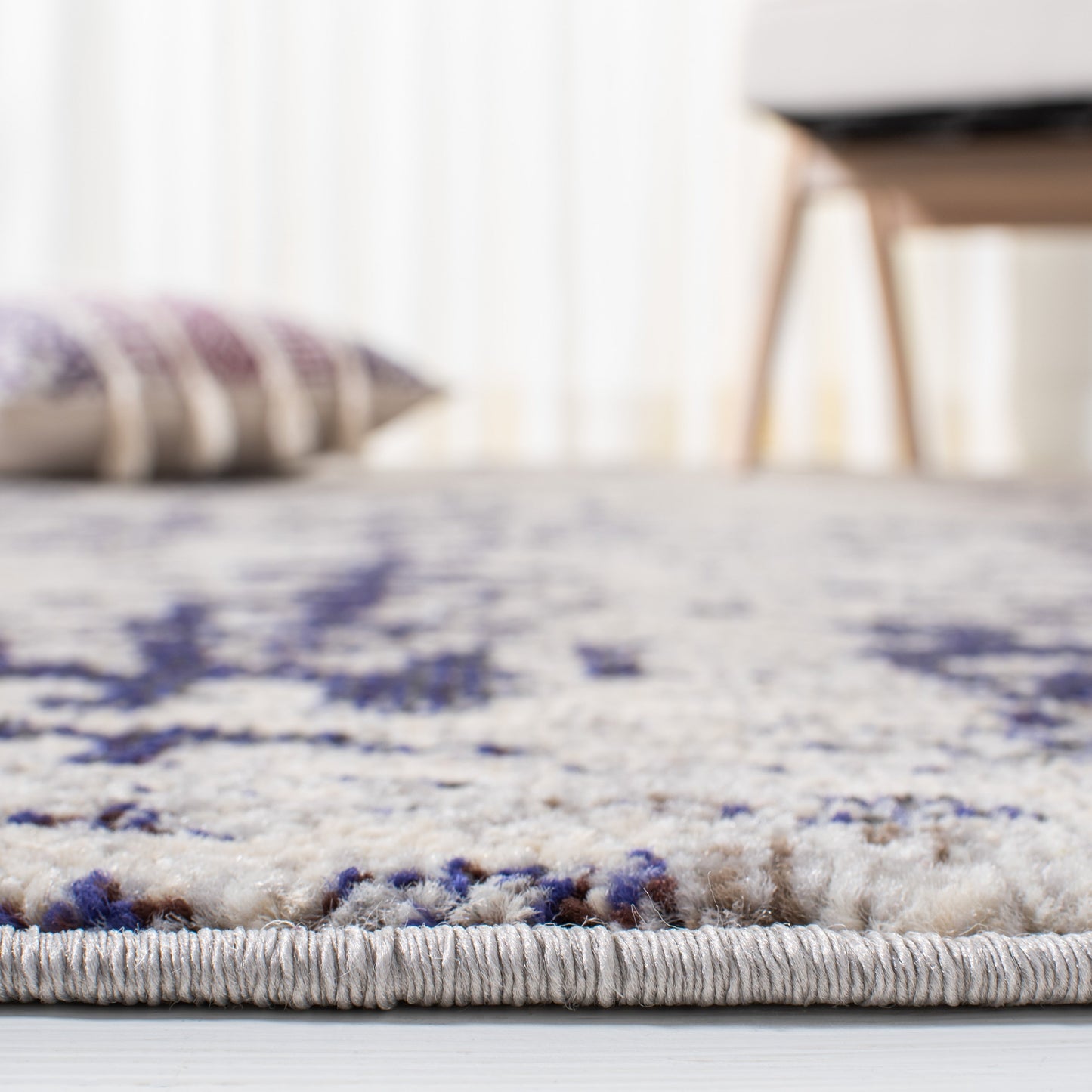 Tapis abstrait moderne SAFAVIEH Madison Carla