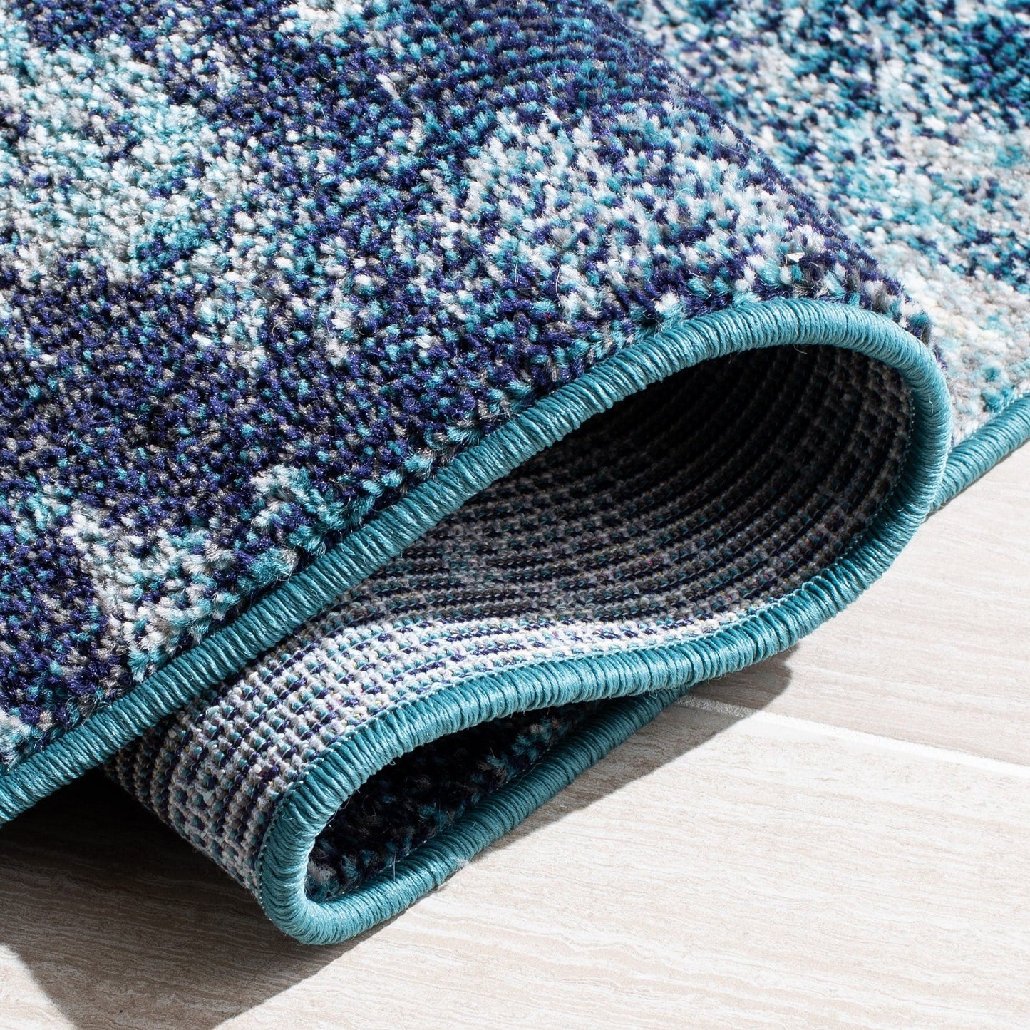 Tapis abstrait moderne SAFAVIEH Madison Lawanda