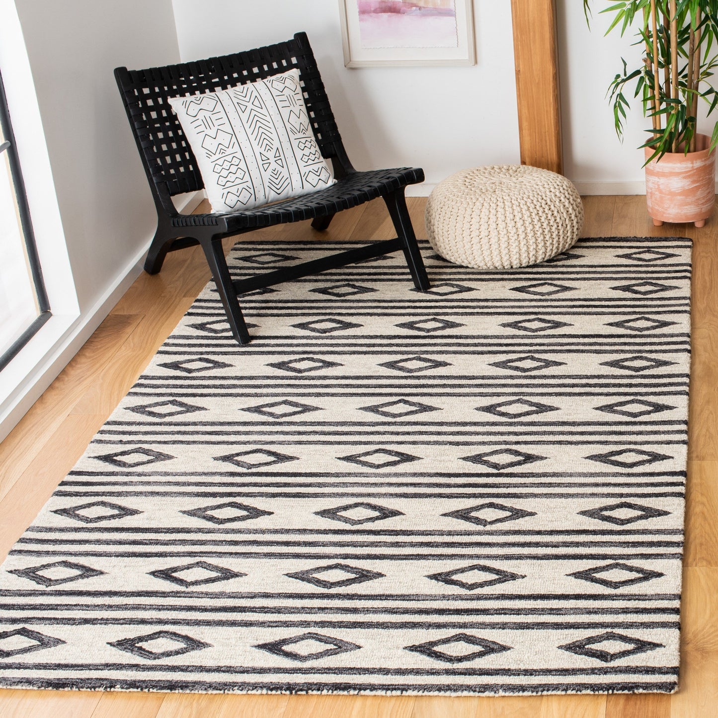 SAFAVIEH, Tapis en laine floral moderne Vesela fait main