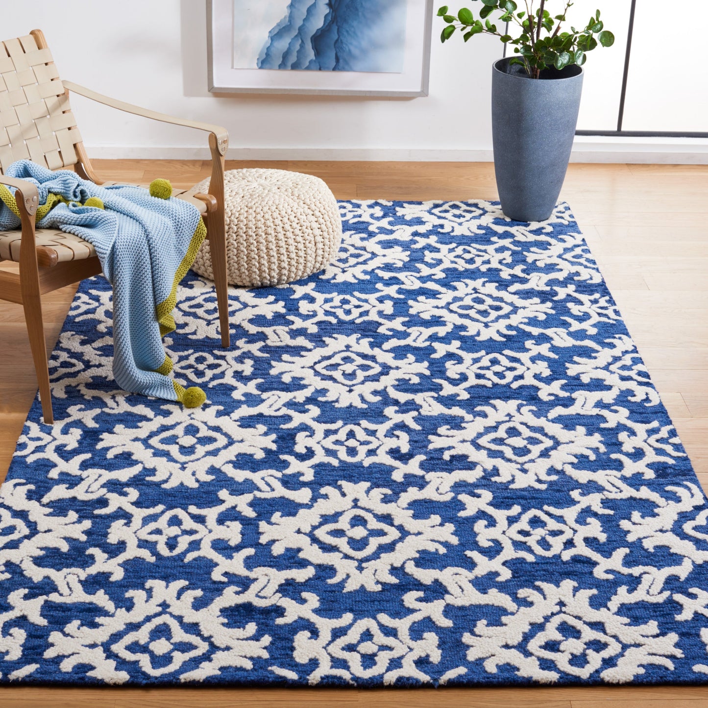 SAFAVIEH, Tapis en laine floral moderne Vesela fait main
