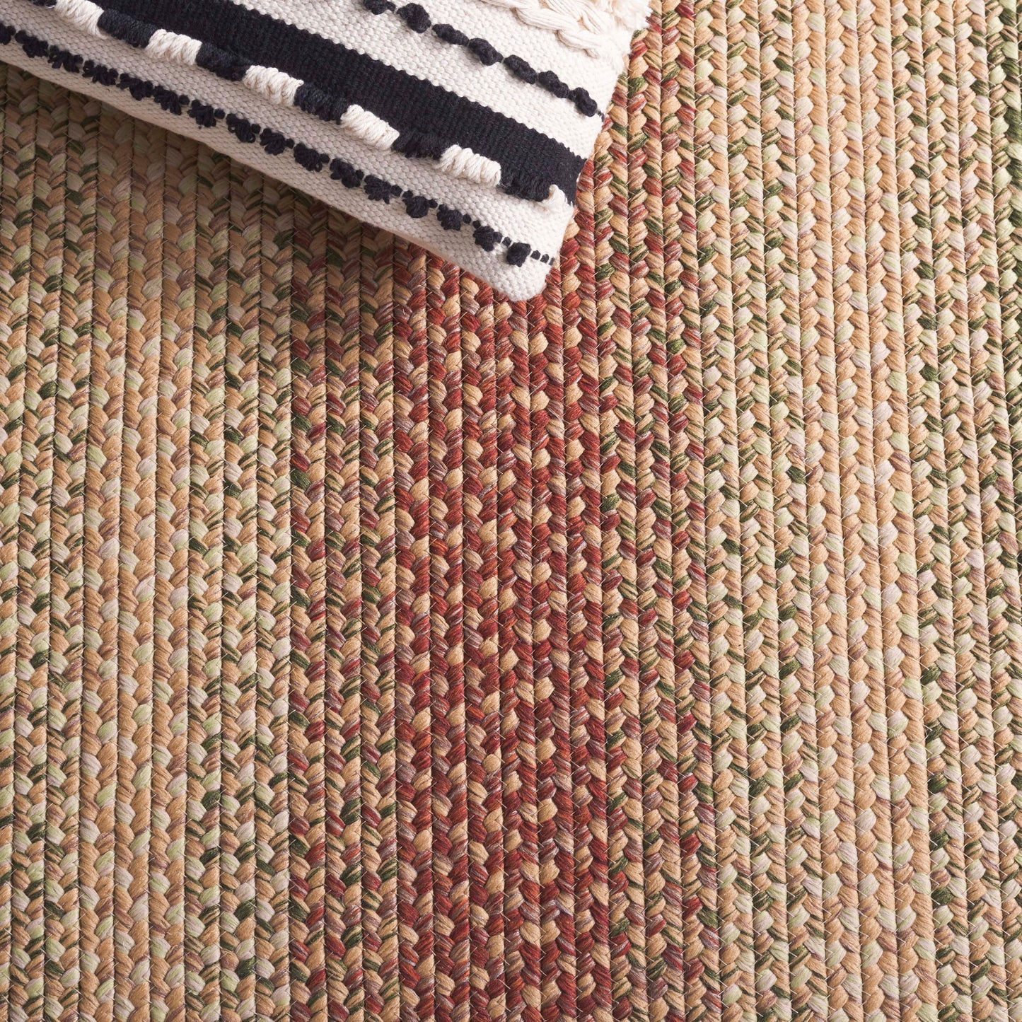 SAFAVIEH, Tapis de campagne Adelajde tressé à la main