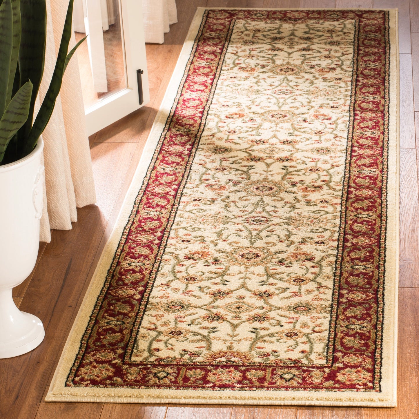 SAFAVIEH, tapis traditionnel Lyndhurst Marsha