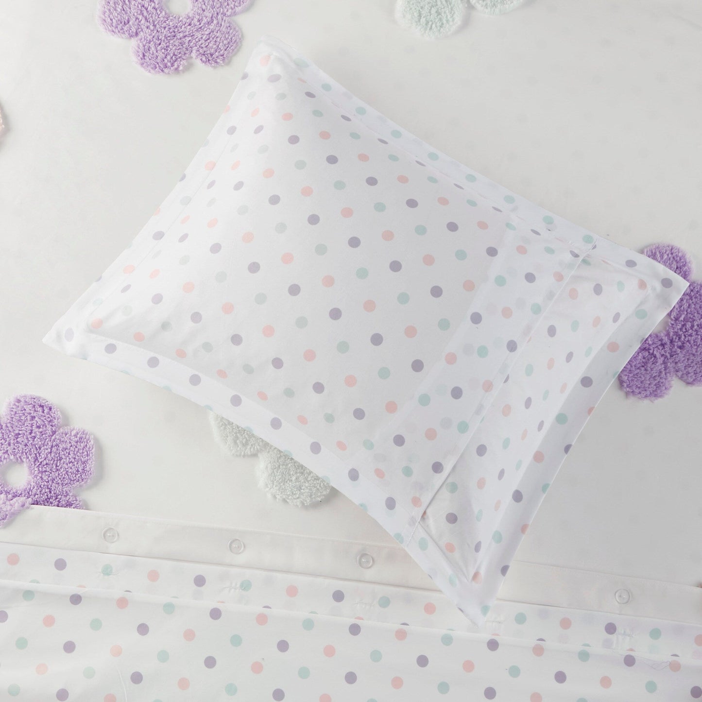 Parure de lit réversible en chenille touffetée à motif floral Madeline pour enfants de conception intelligente